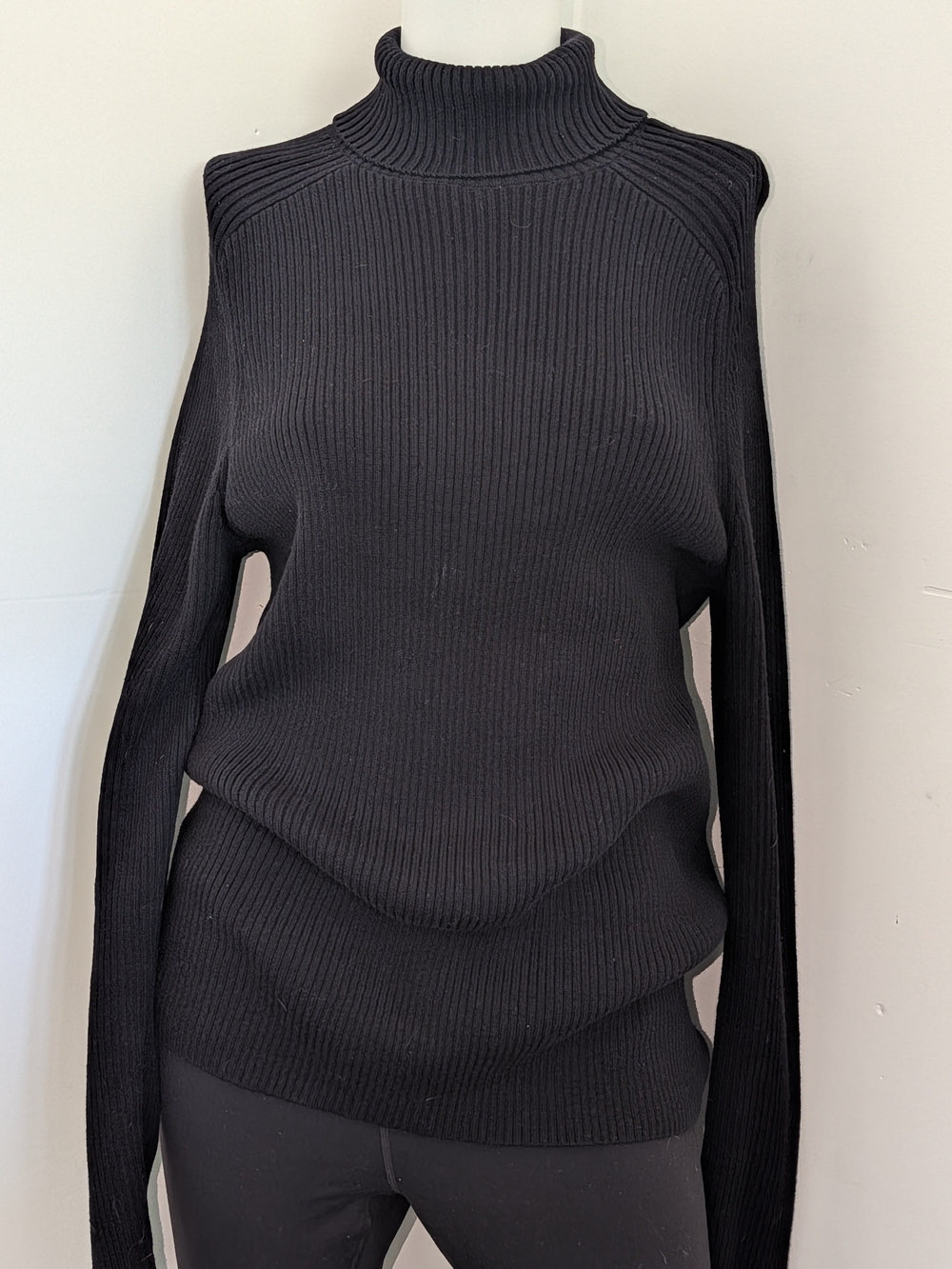 Men's Medium Turtle Neck Shirt